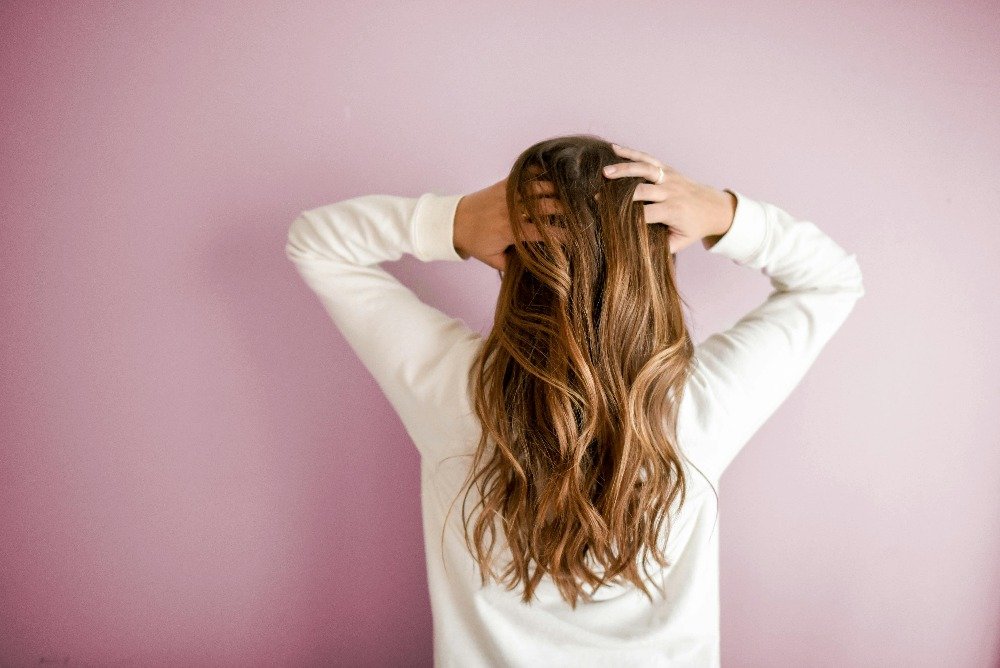Hvorfor bruge leave-in conditioner? Fordele og tips